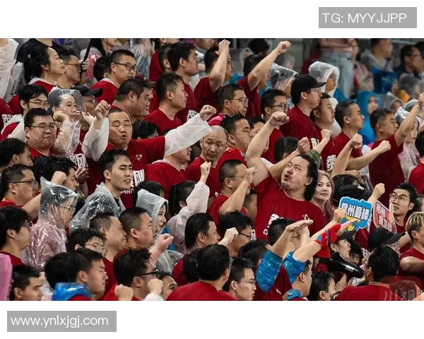 最新足球赛事实时直播 全程高清呈现 球迷不容错过的精彩瞬间